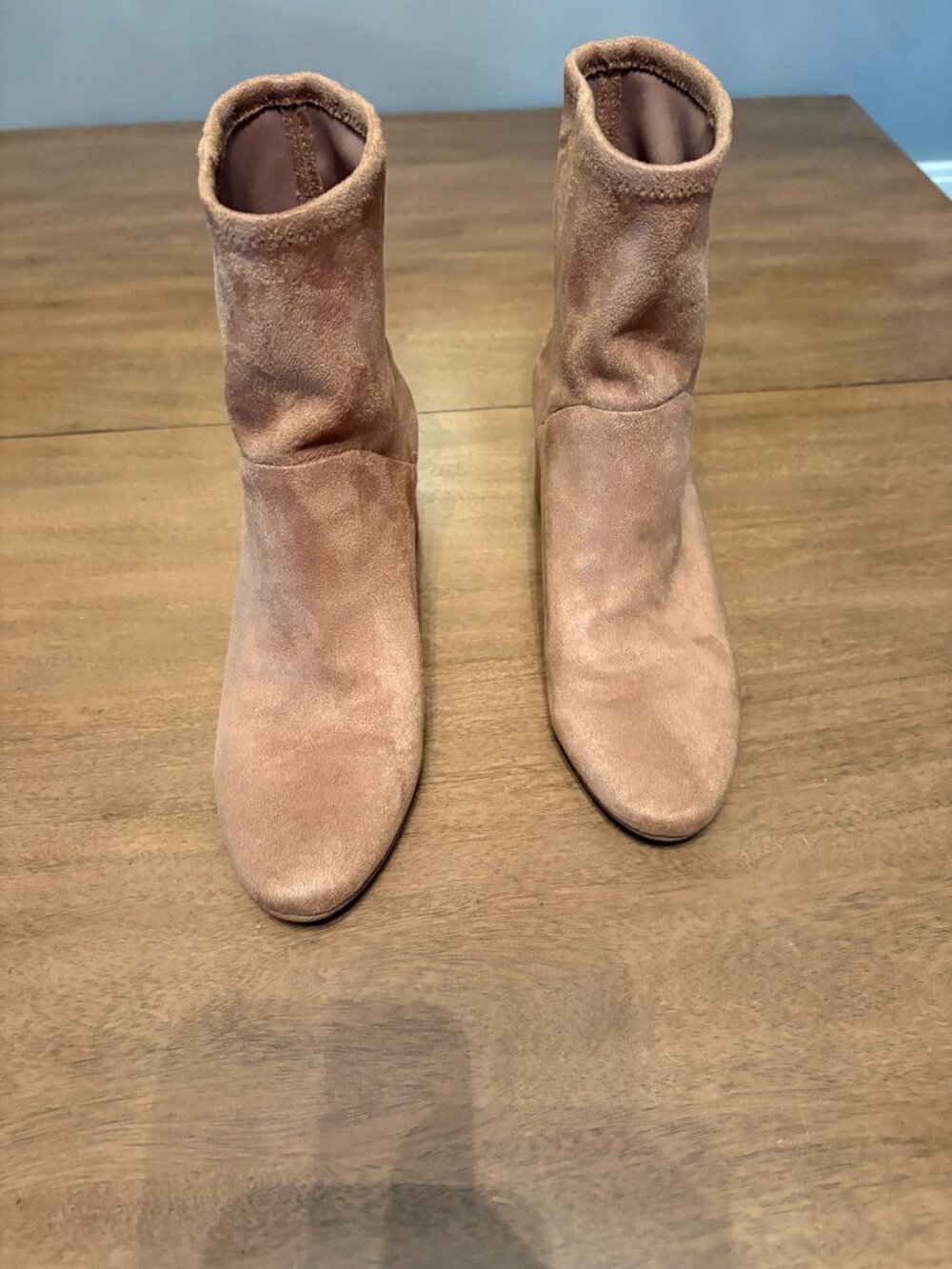 Preowned Boden Cara Suede Stretch Ankle Boot in Camel. UE 38/US Size 7